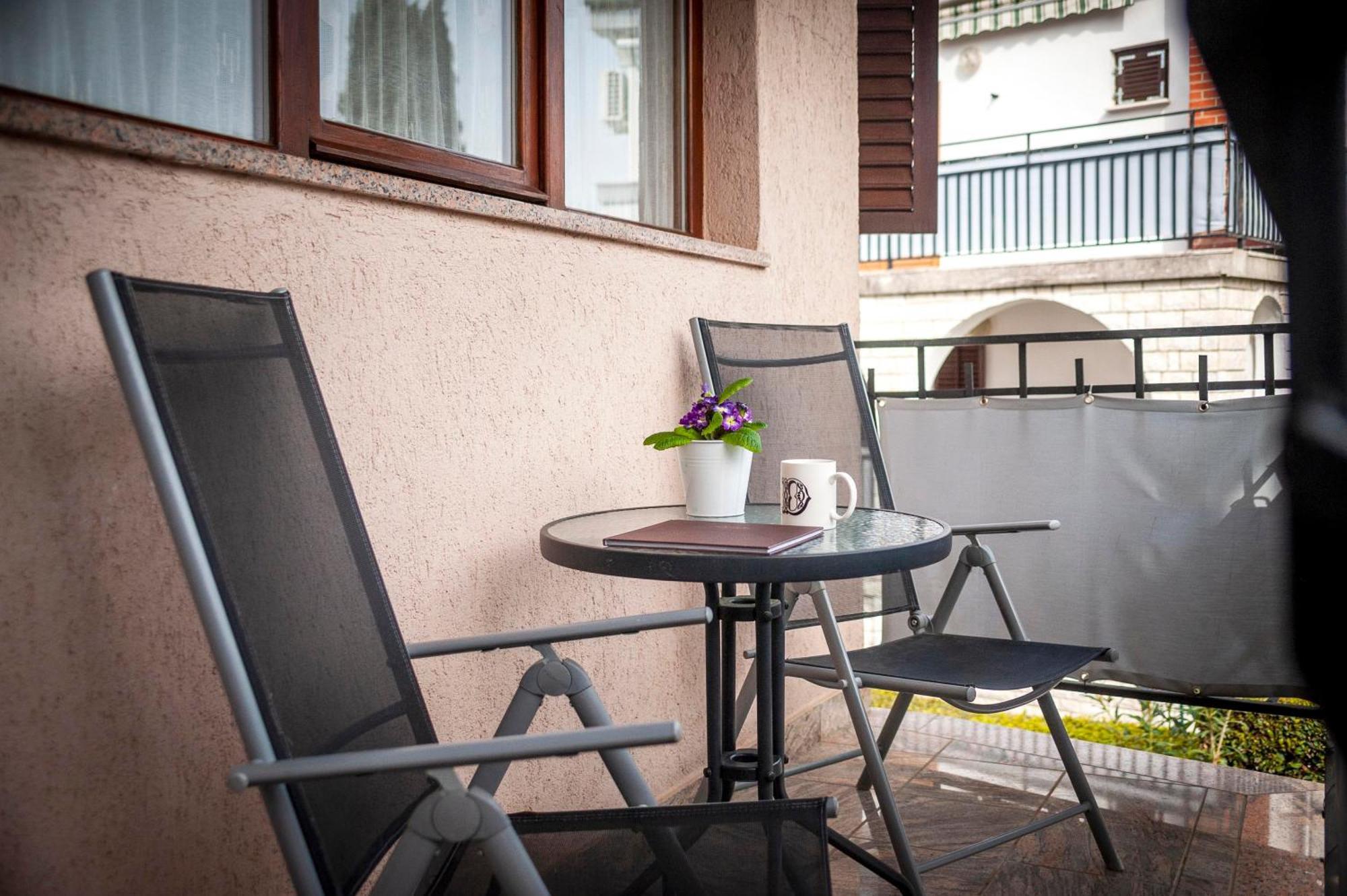 Apartments And Room Silvana Rovinj Exteriör bild