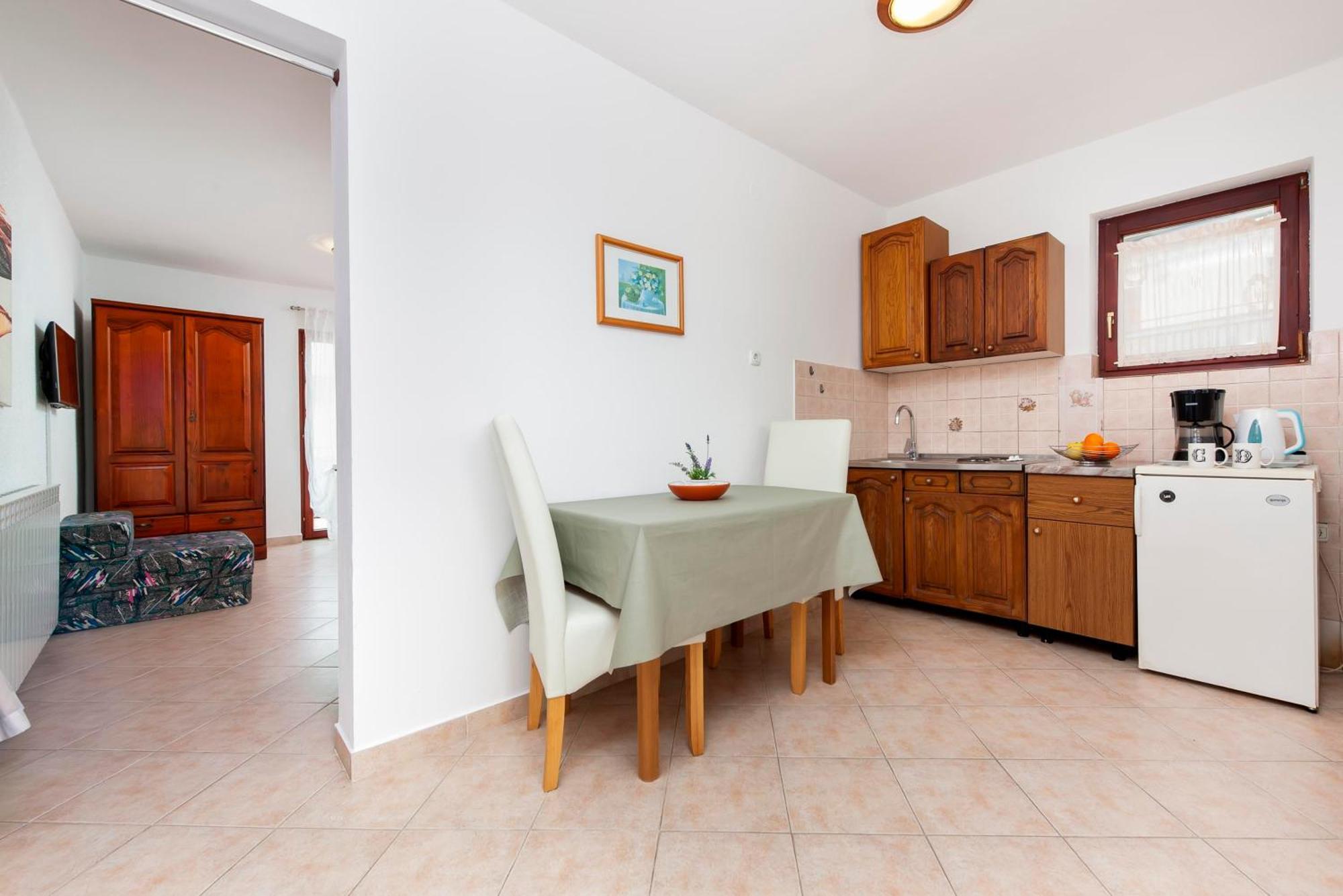 Apartments And Room Silvana Rovinj Exteriör bild
