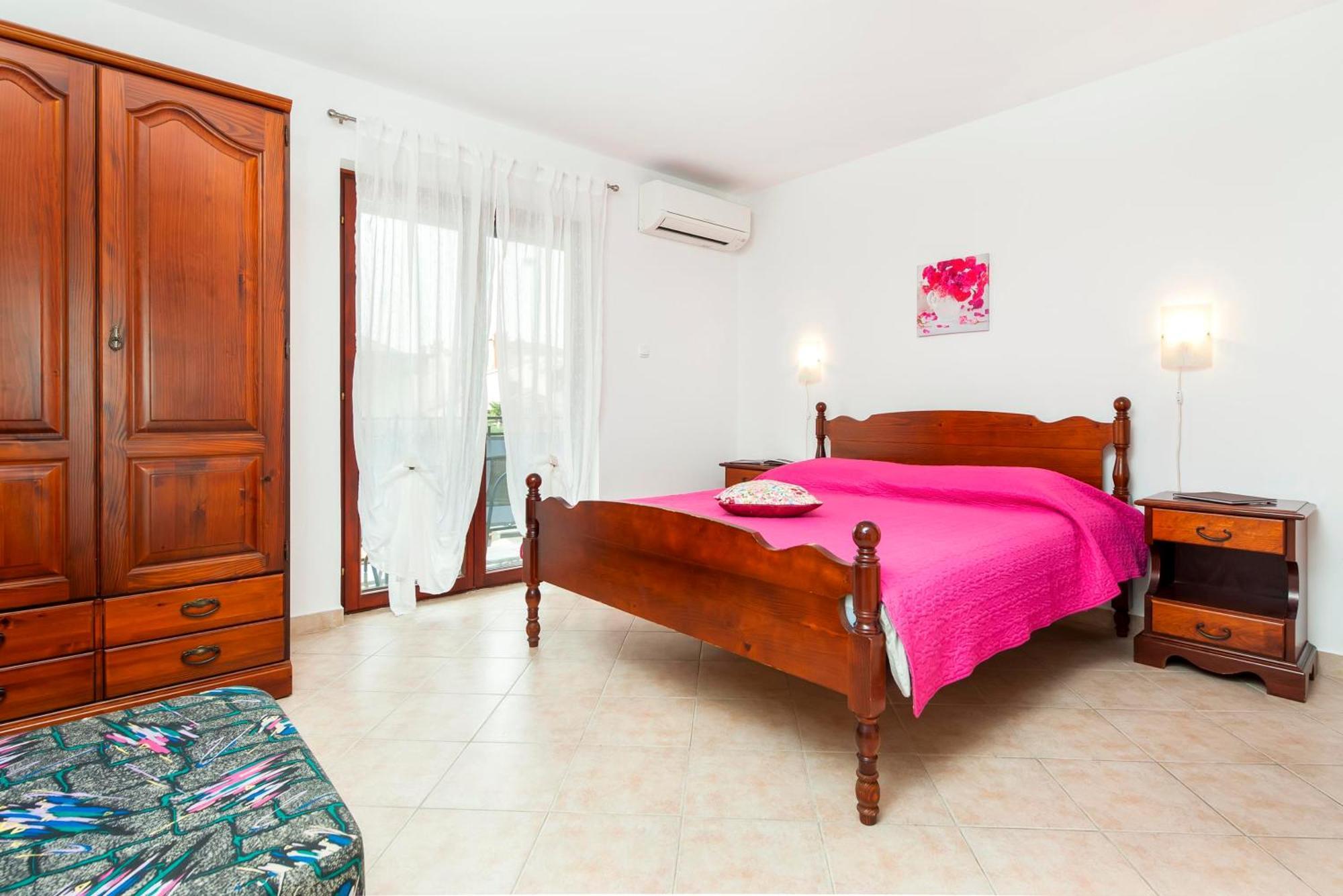 Apartments And Room Silvana Rovinj Exteriör bild